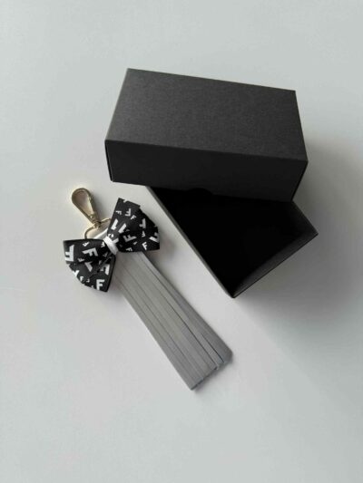 Helkurripats FAYN-i mustriga