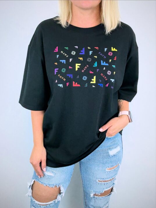 Värvilise FAYN-i mustriga Gella oversized t-särk