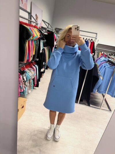 Soe känguru tasku ja kõrge kraega kleit, mudel "Kadi"