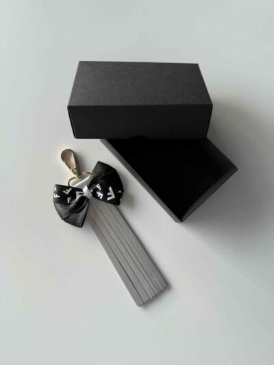 Helkurripats FAYN-i mustriga